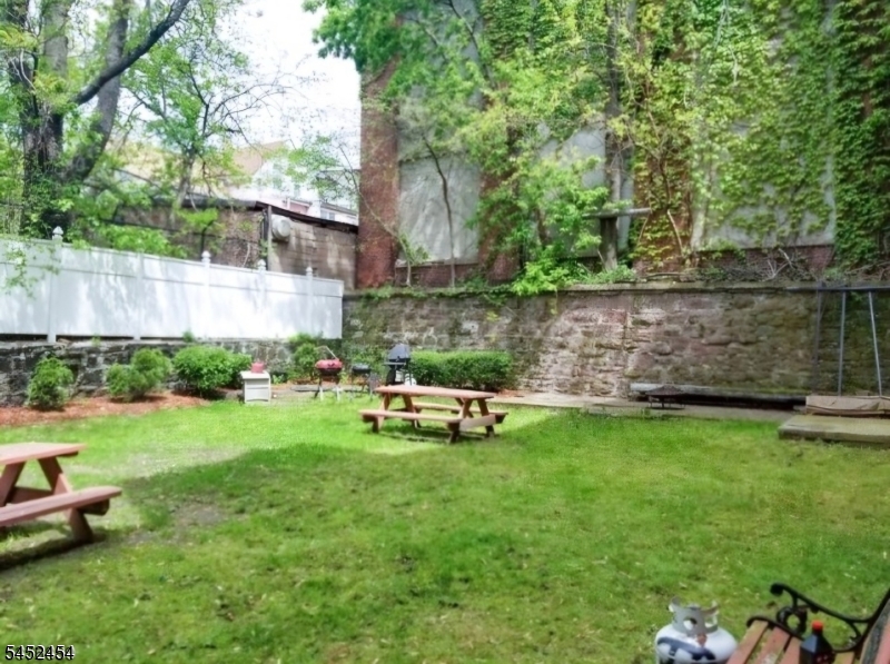 79 Montgomery St 4f Paterson NJ 07501