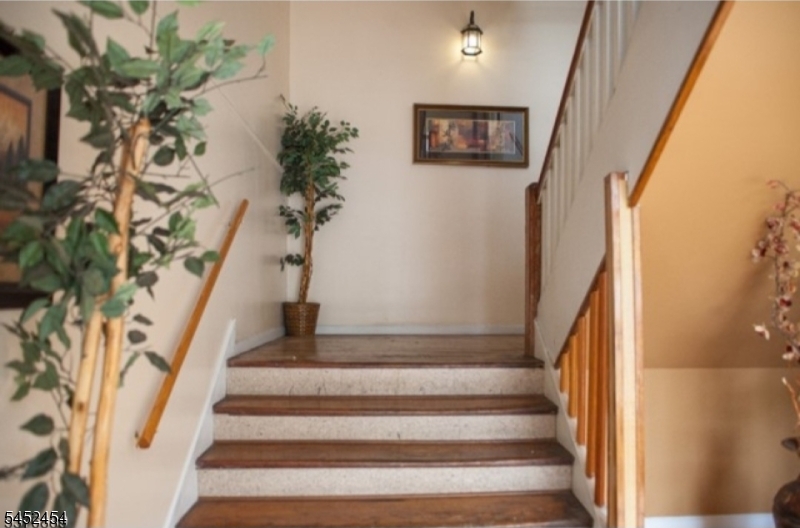 79 Montgomery St 4f Paterson NJ 07501