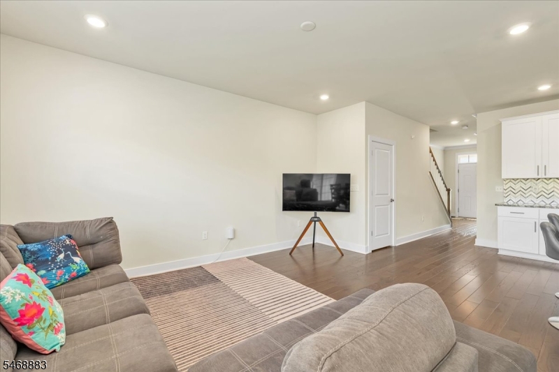 1104 Churchill Circle Branchburg NJ 08876