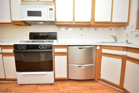 125 Exeter Court Piscataway NJ 08854