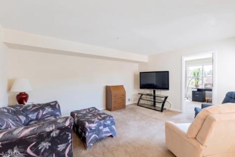 81 Park Edge Berkeley Heights NJ 07922