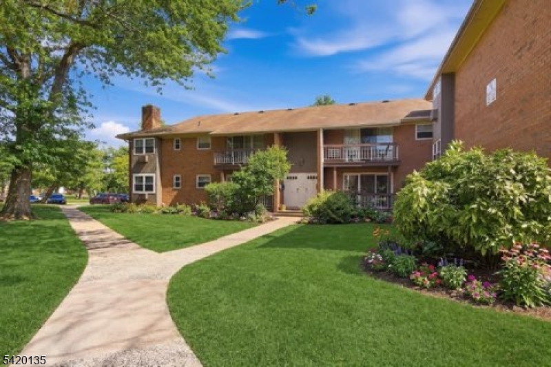 16 Deanna Drive Hillsborough NJ 08844
