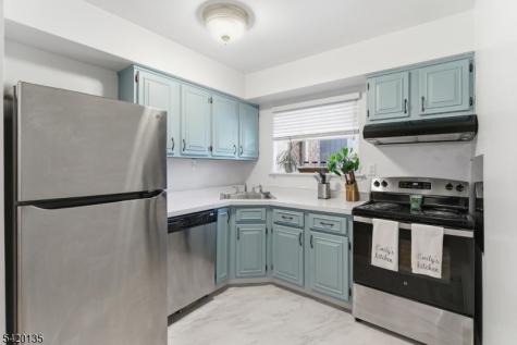 16 Deanna Drive Hillsborough NJ 08844