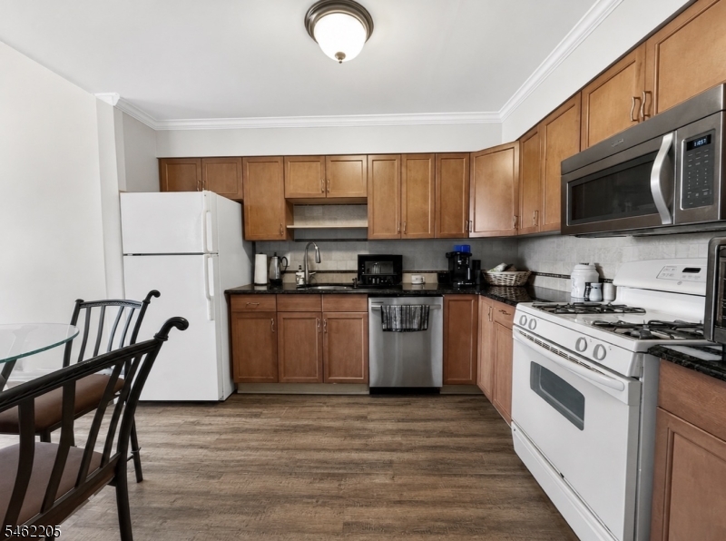 466 Pompton Avenue Cedar Grove NJ 07009