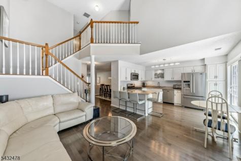 78 Heritage Court Montville NJ 07082