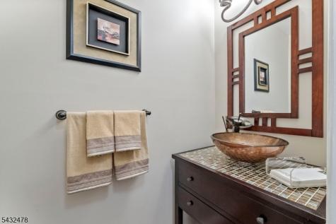 78 Heritage Court Montville NJ 07082