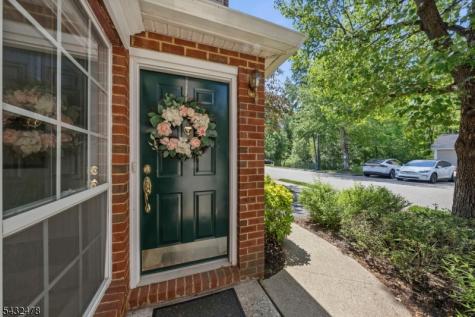 78 Heritage Court Montville NJ 07082