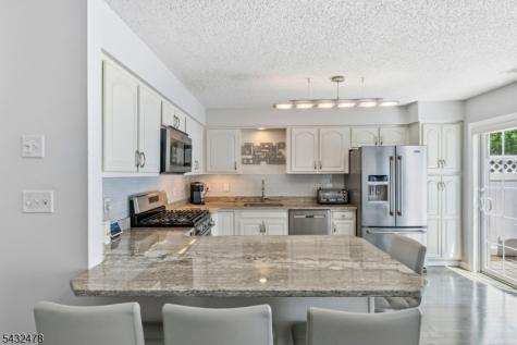 78 Heritage Court Montville NJ 07082