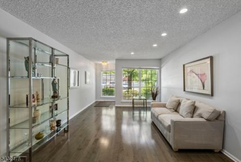 78 Heritage Court Montville NJ 07082