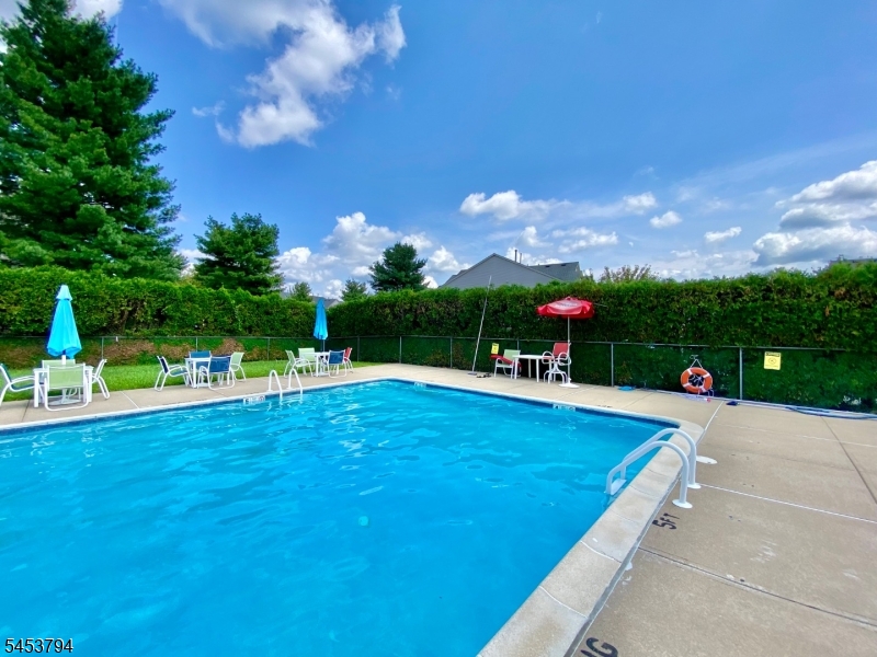 8 Millie Lane East Hanover NJ 07936