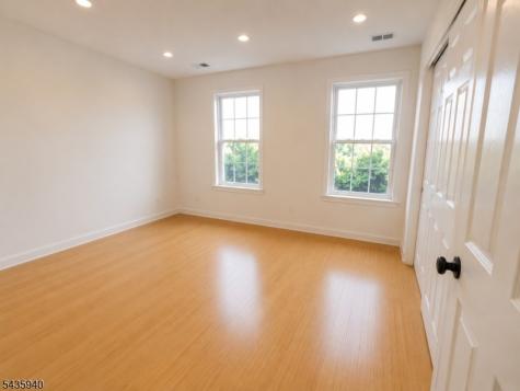 17 Willow Street Jersey City NJ 07305