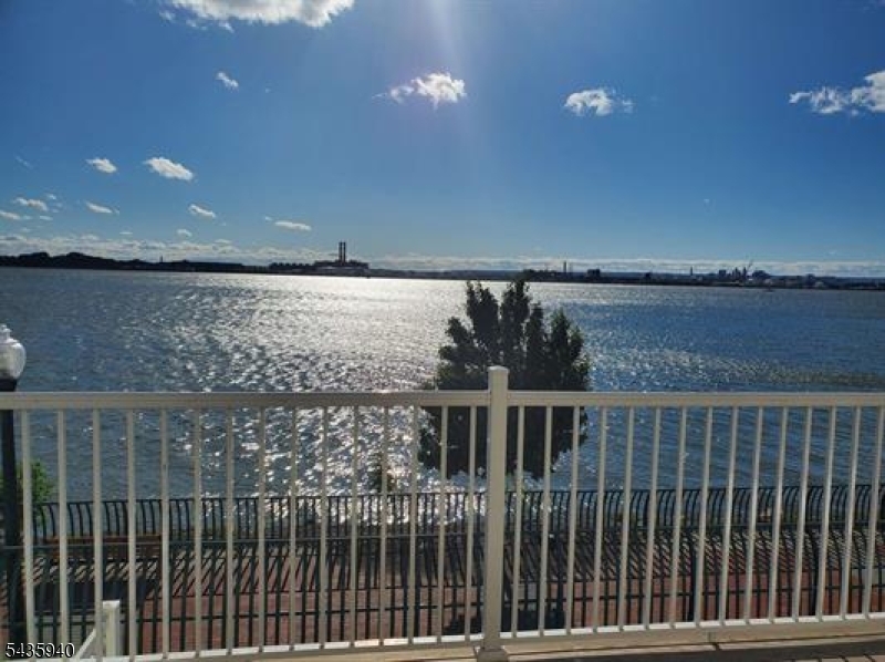 17 Willow Street Jersey City NJ 07305