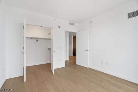 75 Park Lane Jersey City NJ 07310