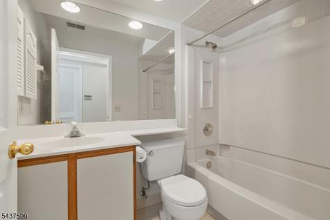 110 Stratford Place Bridgewater NJ 08805