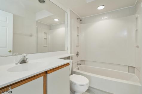 110 Stratford Place Bridgewater NJ 08805