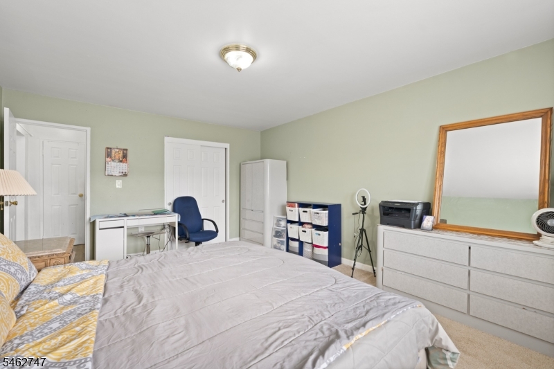 32 A-6 Woodedge Avenue Edison NJ 08817