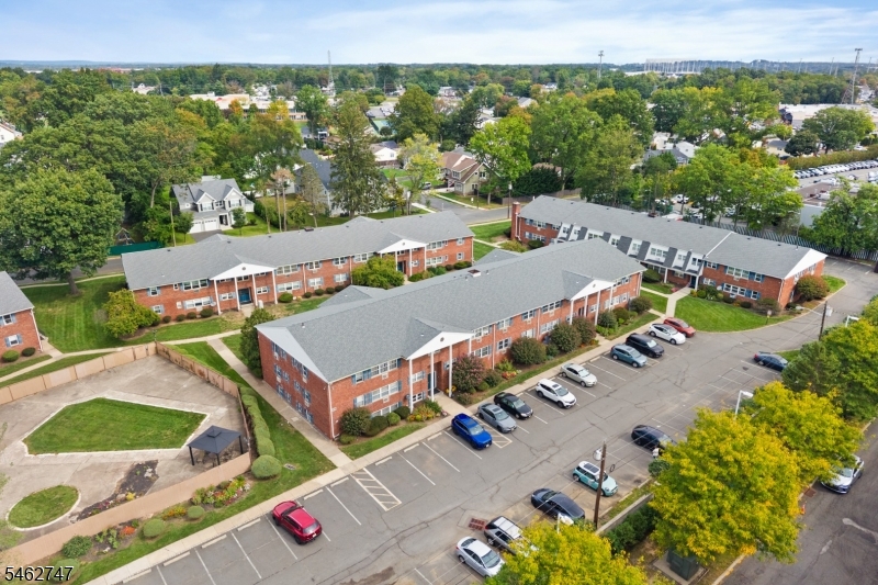 32 A-6 Woodedge Avenue Edison NJ 08817