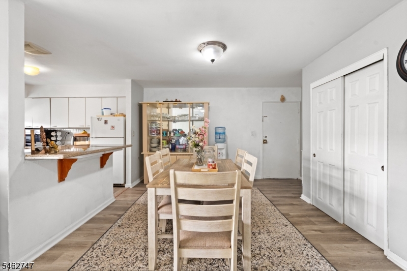 32 A-6 Woodedge Avenue Edison NJ 08817
