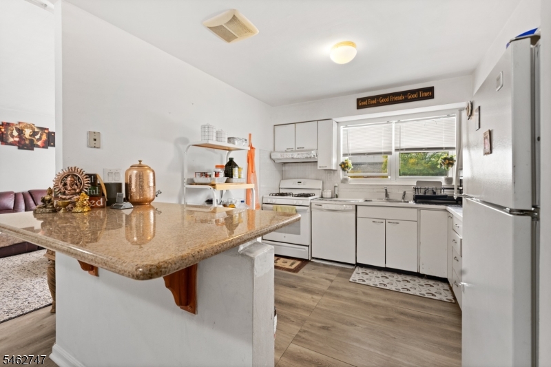 32 A-6 Woodedge Avenue Edison NJ 08817