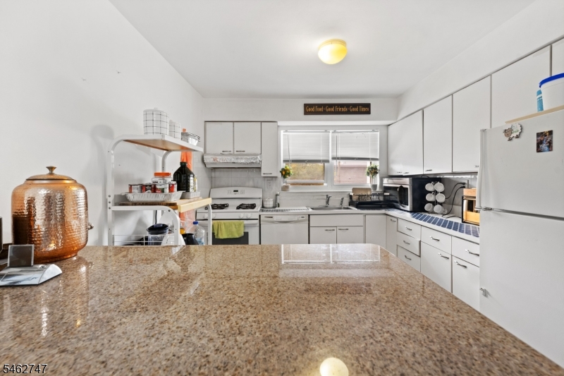 32 A-6 Woodedge Avenue Edison NJ 08817