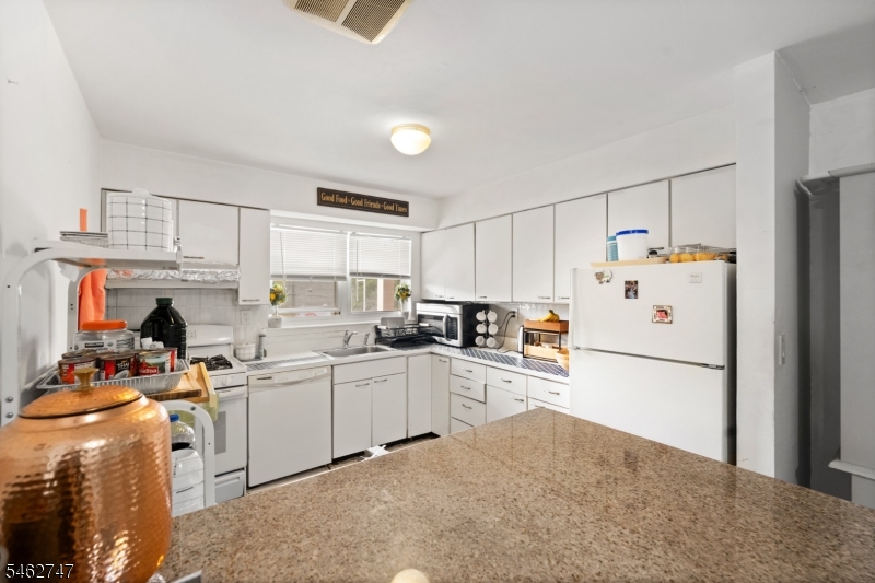 32 A-6 Woodedge Avenue Edison NJ 08817