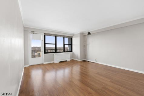 285 Aycrigg Avenue Passaic NJ 07055