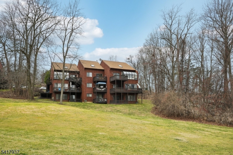 8 Baily Bunion Court Vernon NJ 07462