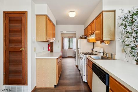 8 Baily Bunion Court Vernon NJ 07462