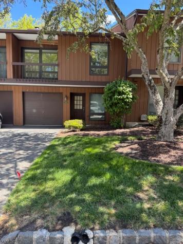 1065 Treetops Wharton NJ 07885