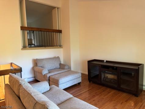 1065 Treetops Wharton NJ 07885