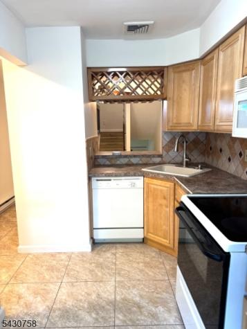1065 Treetops Wharton NJ 07885