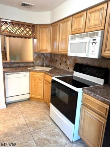 1065 Treetops Wharton NJ 07885