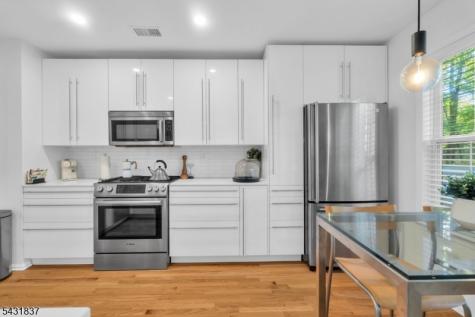6 Clark Court Bernards NJ 07920
