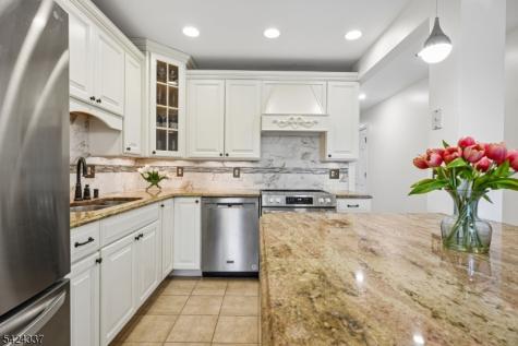 106 Stephanie Drive North Caldwell NJ 07006