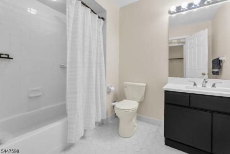 154 Leeds Court Madison NJ 07940