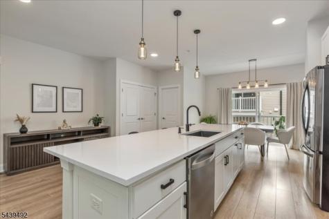 102 Abbe Road Little Falls NJ 07424