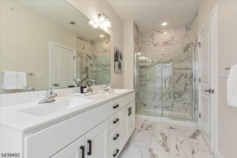102 Abbe Road Little Falls NJ 07424