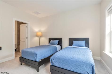 102 Abbe Road Little Falls NJ 07424