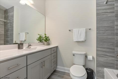 102 Abbe Road Little Falls NJ 07424