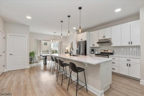 102 Abbe Road Little Falls NJ 07424