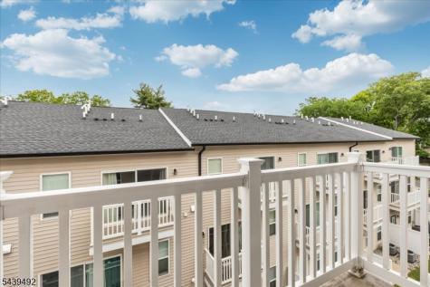 102 Abbe Road Little Falls NJ 07424