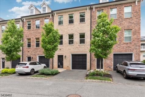 102 Abbe Road Little Falls NJ 07424