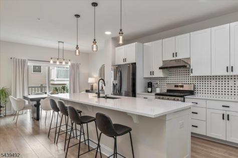 102 Abbe Road Little Falls NJ 07424