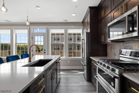 81 Arnold Drive Wood-ridge NJ 07075