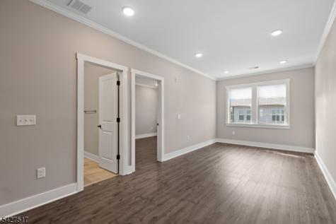 81 Arnold Drive Wood-ridge NJ 07075