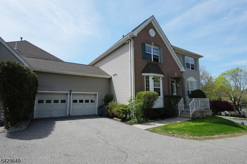 10 Queens Lane Wayne NJ 07470