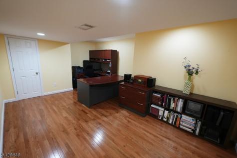 10 Queens Lane Wayne NJ 07470
