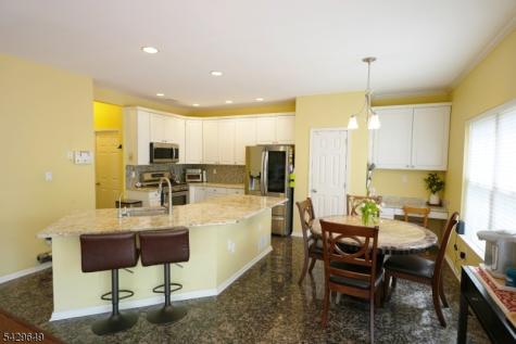 10 Queens Lane Wayne NJ 07470
