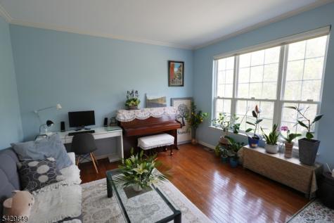 10 Queens Lane Wayne NJ 07470