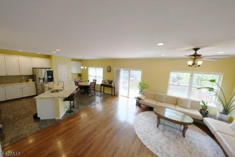 10 Queens Lane Wayne NJ 07470